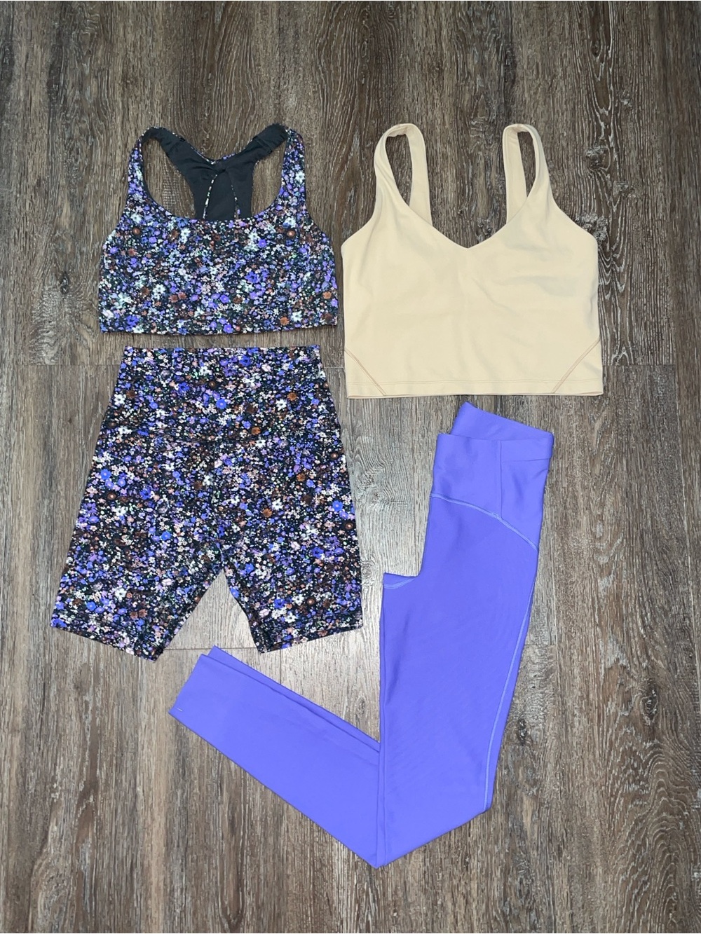 Like New Lululemon Matching Workout Bundle. Size Tops 6/Bottoms 4